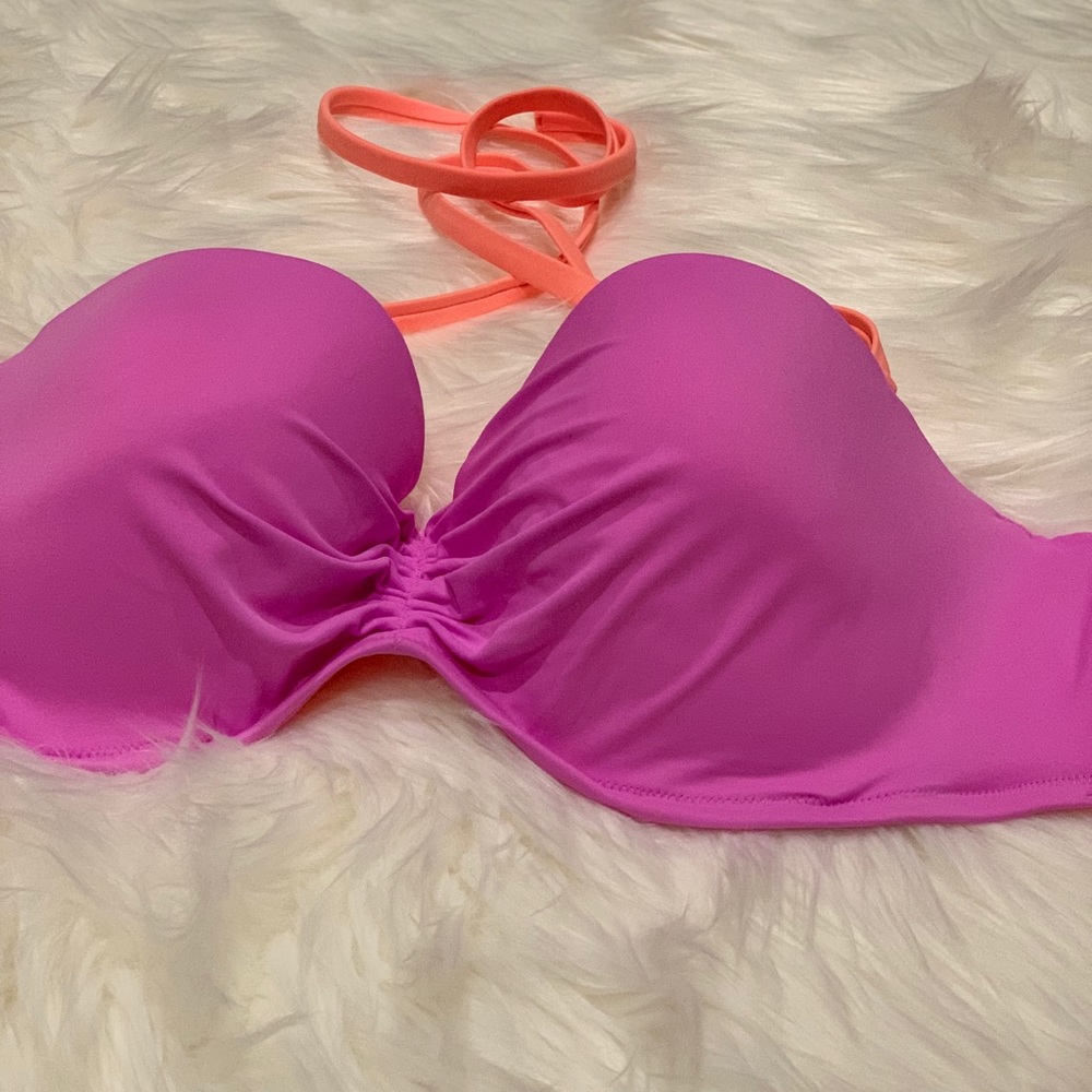 🆕 Victoria’s Secret bra swimsuit top.